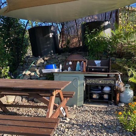 Готель Omarama Oasis - Permaculture Glamping Pohara Екстер'єр фото