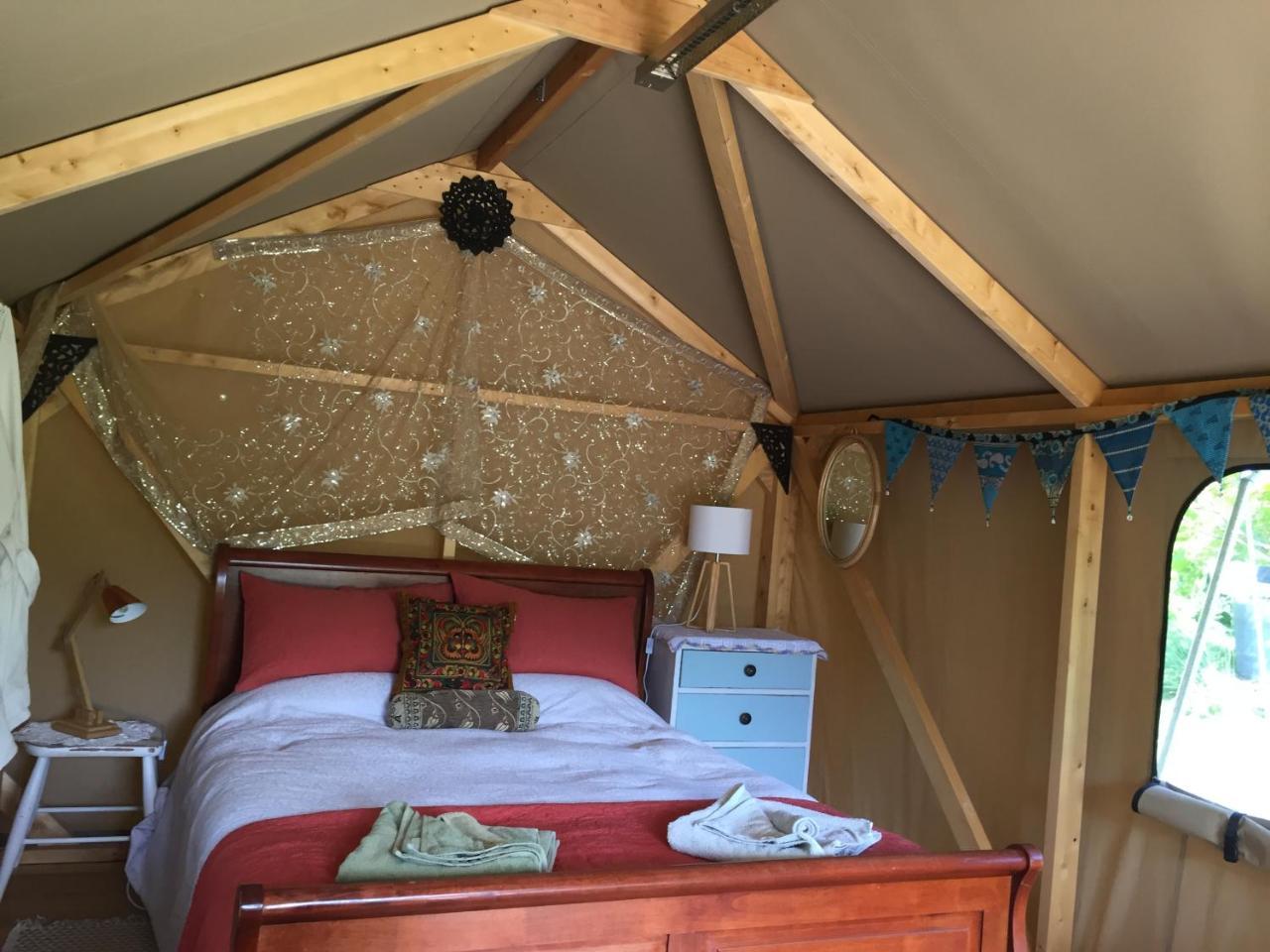 Готель Omarama Oasis - Permaculture Glamping Pohara Екстер'єр фото