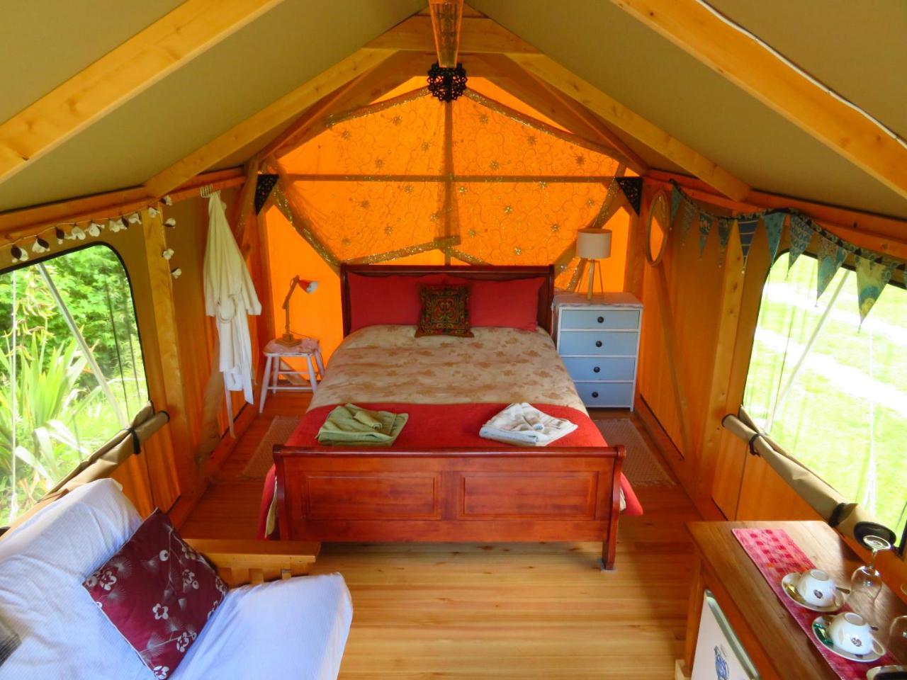 Готель Omarama Oasis - Permaculture Glamping Pohara Екстер'єр фото