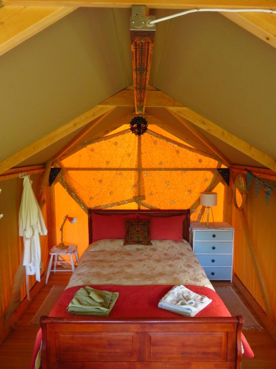 Готель Omarama Oasis - Permaculture Glamping Pohara Екстер'єр фото
