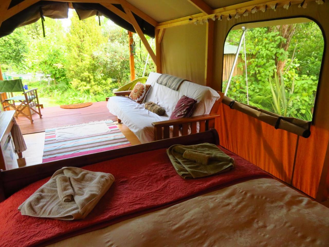 Готель Omarama Oasis - Permaculture Glamping Pohara Екстер'єр фото